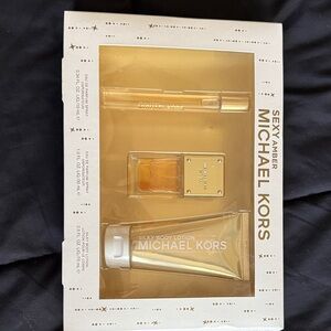 Michael Kors Sexy Amber Fragrance and Lotion Set - Gold and White